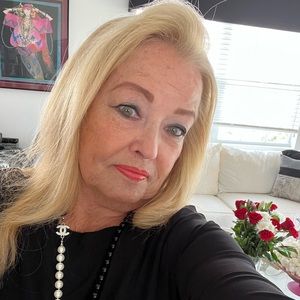 Meet your Posher, Delia